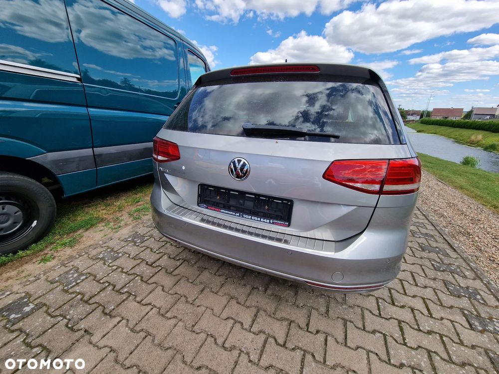 Volkswagen Passat - 12
