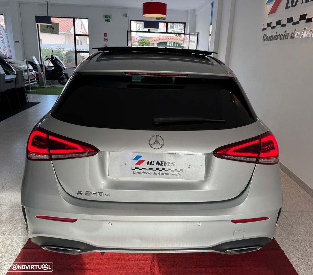 Mercedes-Benz A 250 e AMG Line - 8