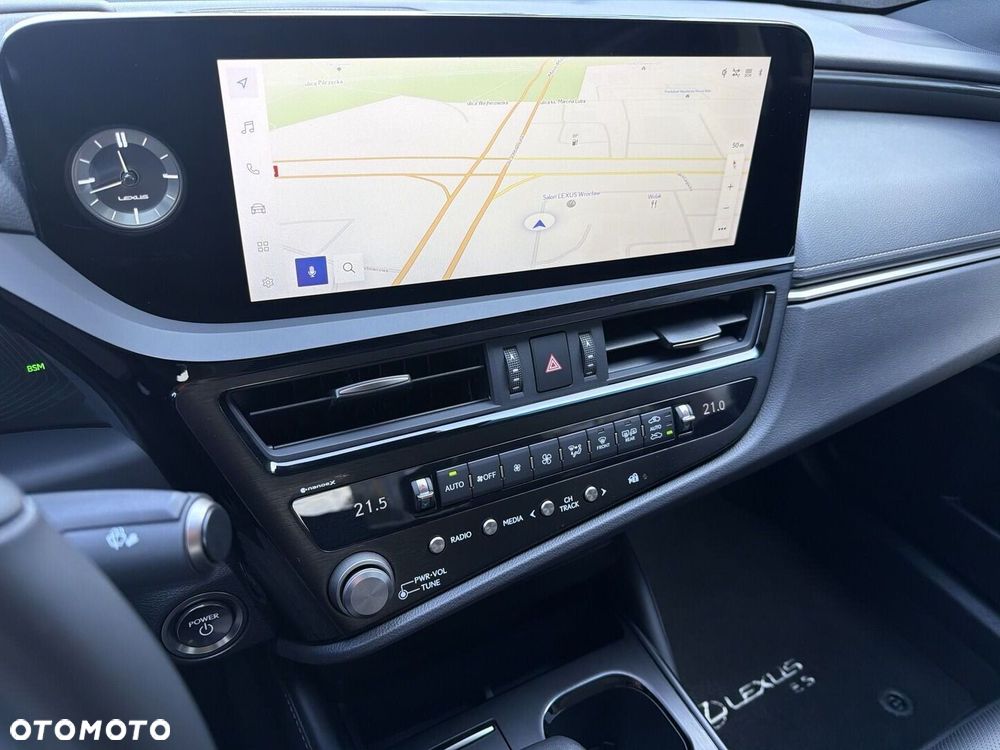Lexus ES 300h F Sport Design - 15