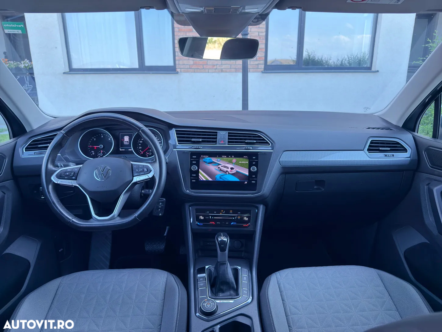 Volkswagen Tiguan - 5