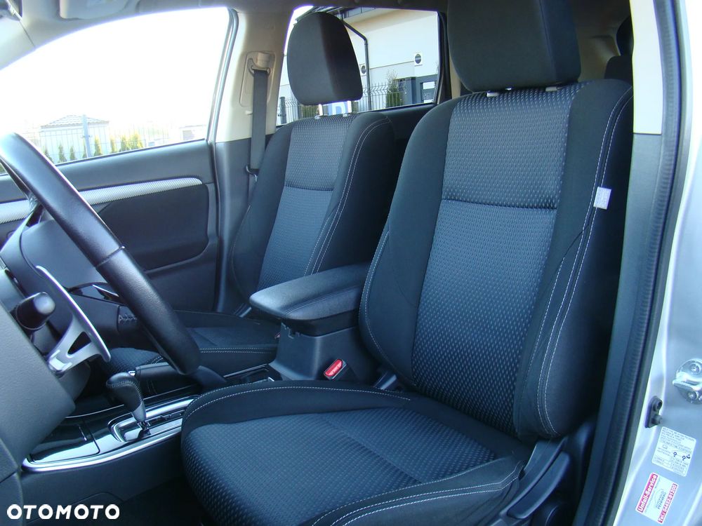 Mitsubishi Outlander 2.0 2WD CVT Diamant - 20