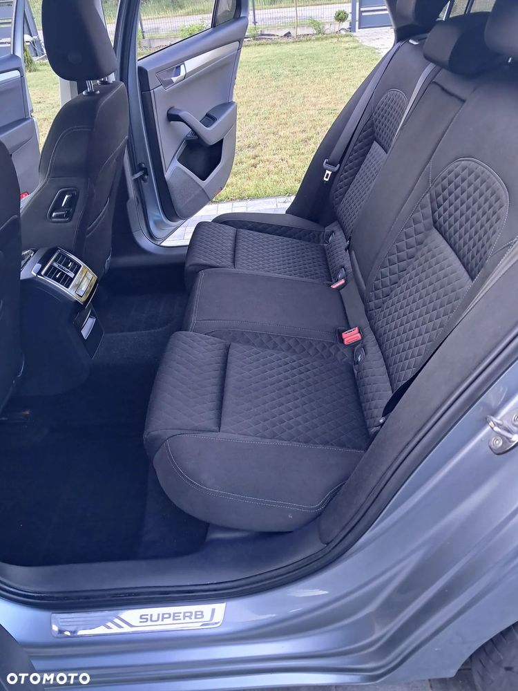 Skoda Superb 2.0 TDI SCR 4x4 Style DSG - 9