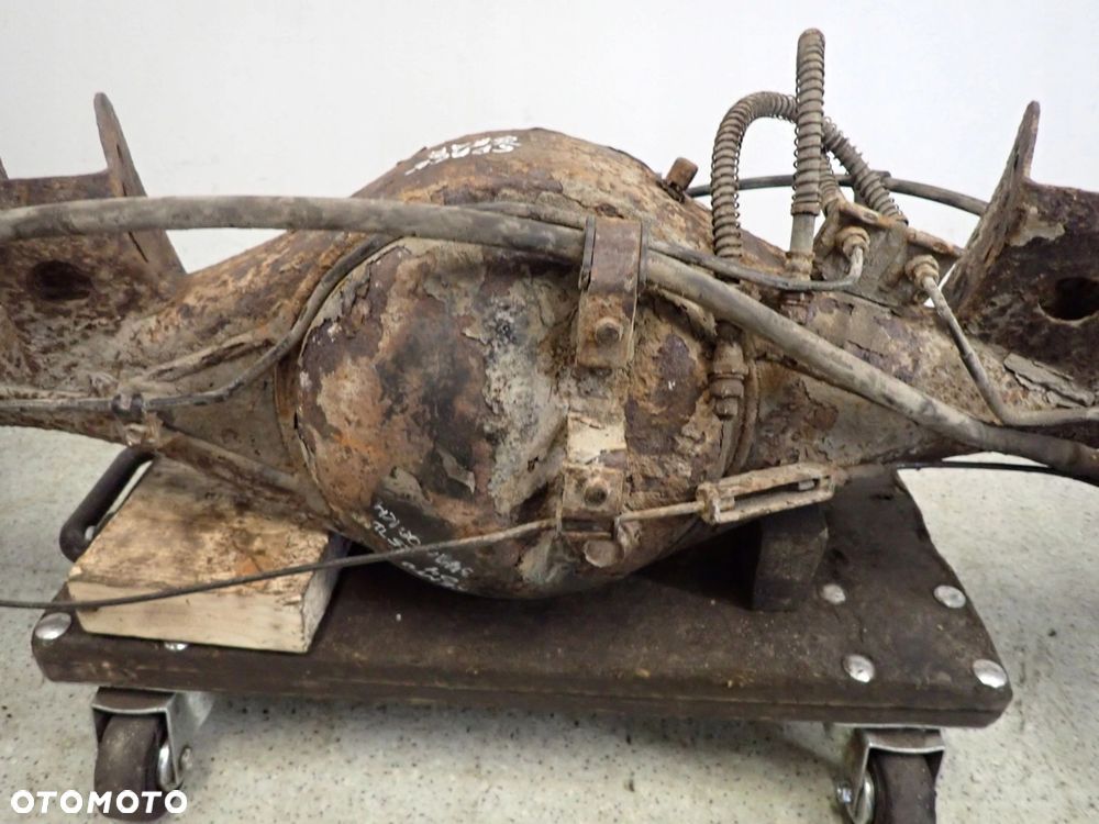 MITSUBISHI SPACE GEAR L400 2.8TD MOST TYLNY 4WD - 10