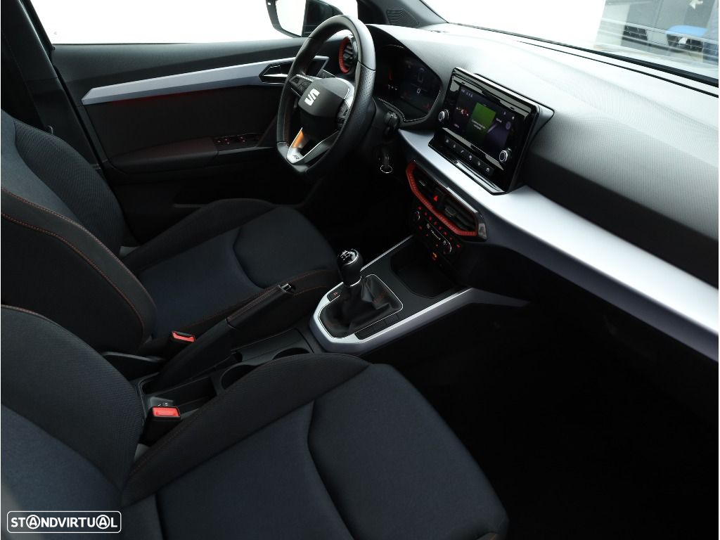 SEAT Arona 1.0 TSI FR - 26