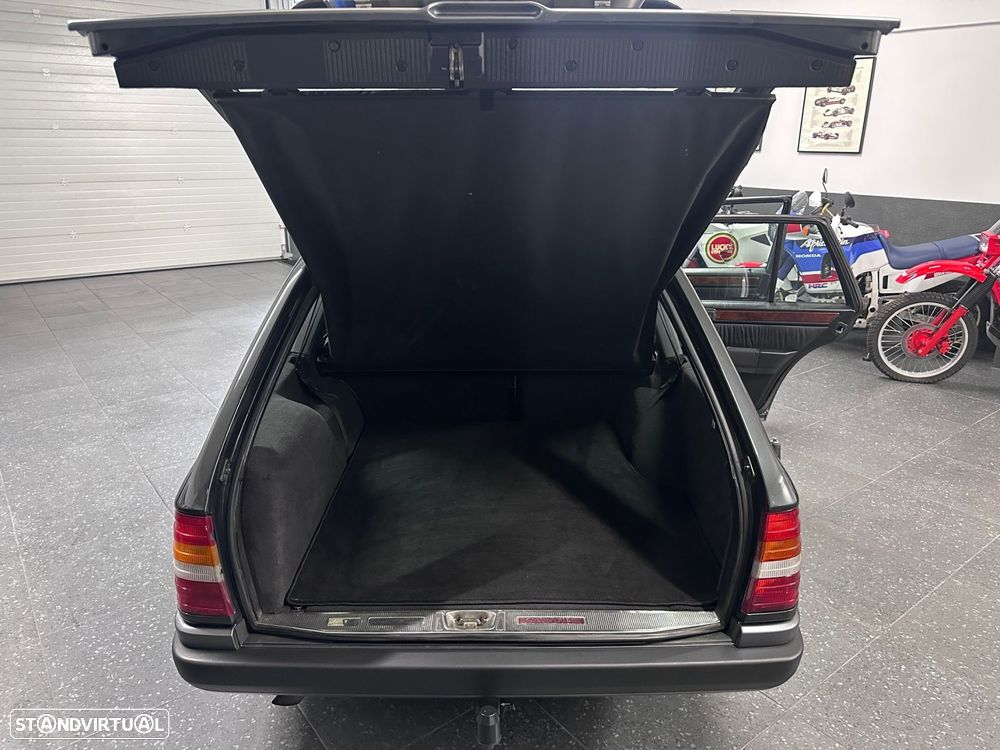 Mercedes-Benz E 250 D Turbo - 12