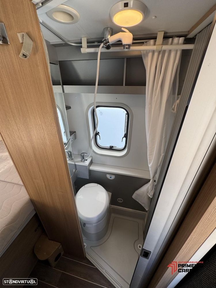 Adria Twin 600 SP cama transversal - 10