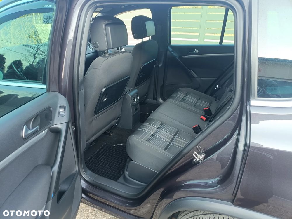 Volkswagen Tiguan 2.0 TDI DPF BlueMotion Technology Lounge Sport & Style - 17