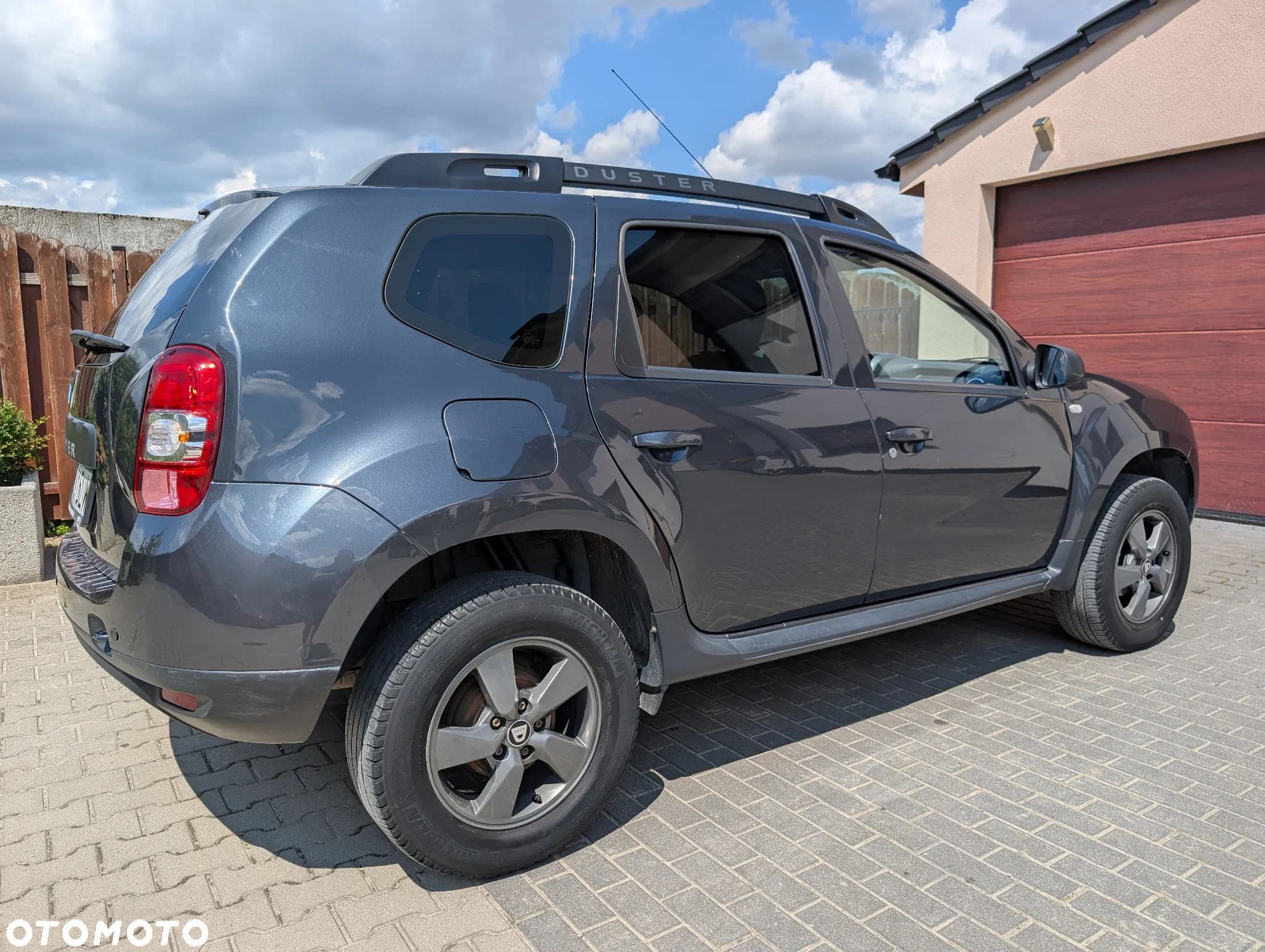 Dacia Duster 1.6 SCe Laureate S&S - 12