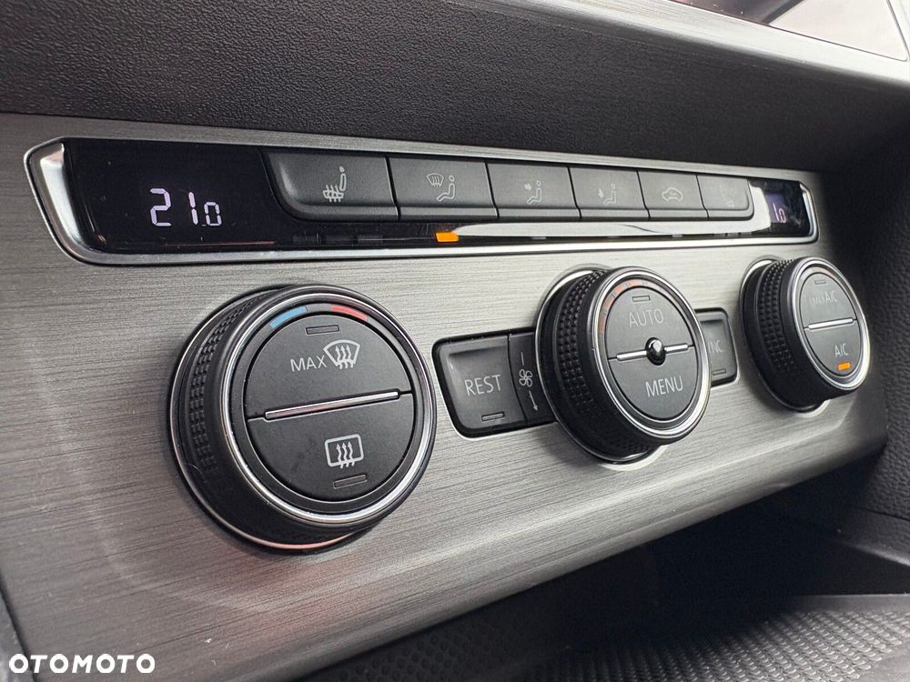 Volkswagen Passat 1.5 TSI EVO Essence DSG - 29