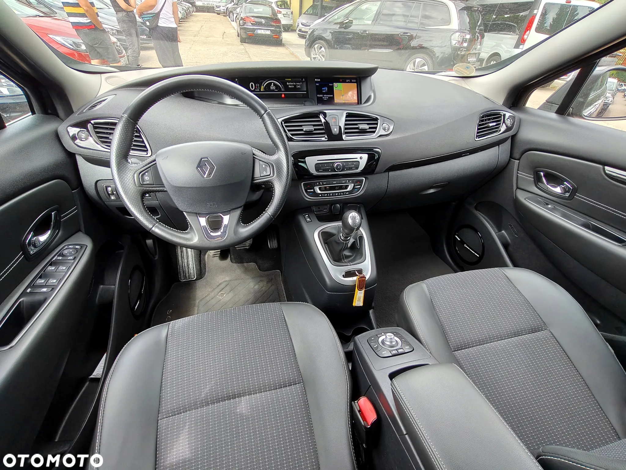 Renault Scenic 1.6 dCi Bose - 30