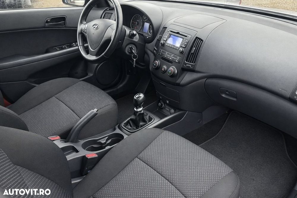 Hyundai i30 1.6 CRDI blue Classic - 7