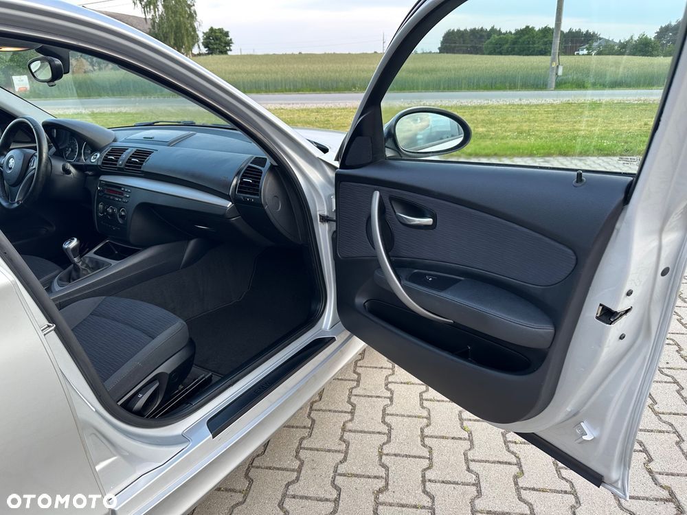 BMW Seria 1 118d DPF - 8