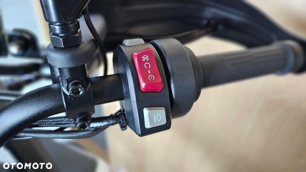 VOGE 900DSX - 13