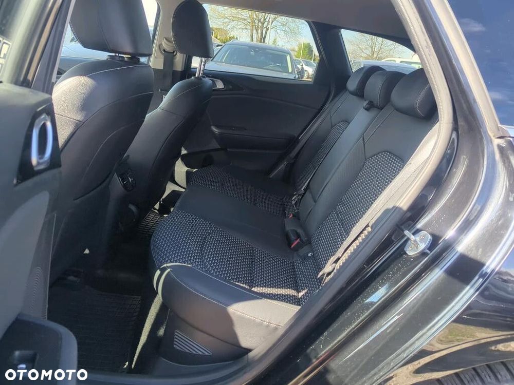 Kia Ceed - 8