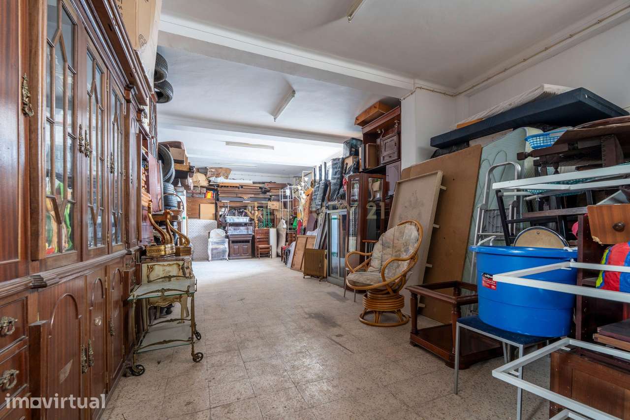 ESPAÇO PARA COMERCIO-ARMAZÉM- SERVIÇOS- QUARTOS INDEPENDENTES-  CULTO - Grande imagem: 4/28