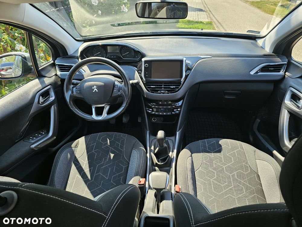 Peugeot 2008 1.2 Pure Tech Active S&S - 9