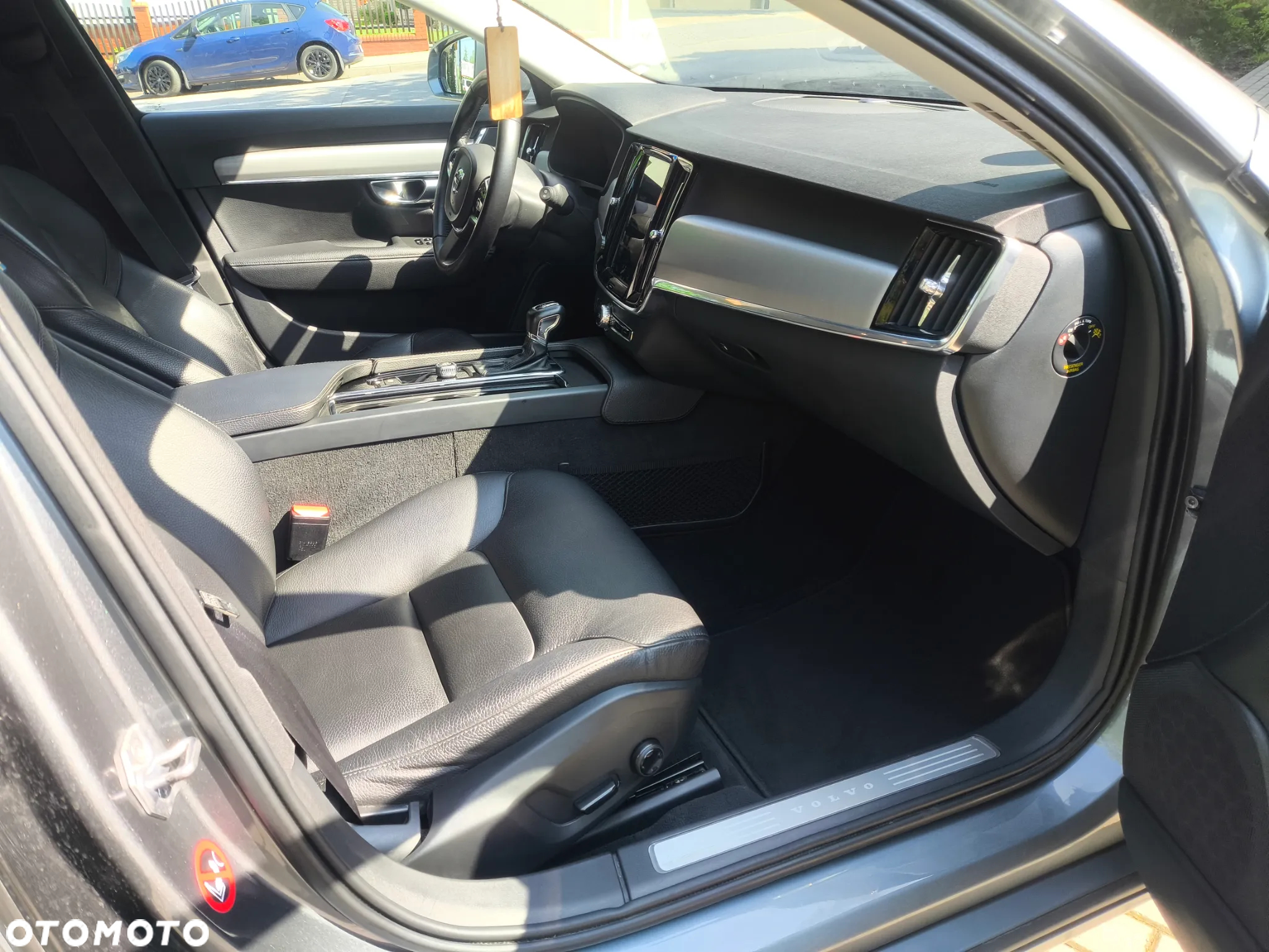 Volvo V90 D4 Momentum - 17