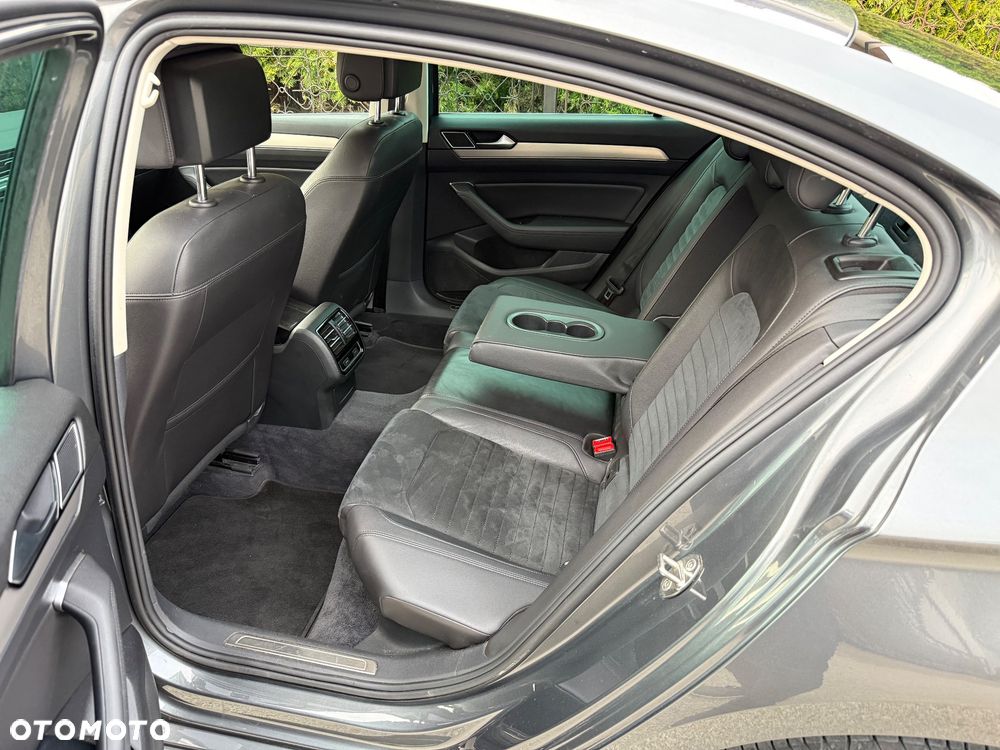 Volkswagen Passat 2.0 TDI BMT Comfortline - 28