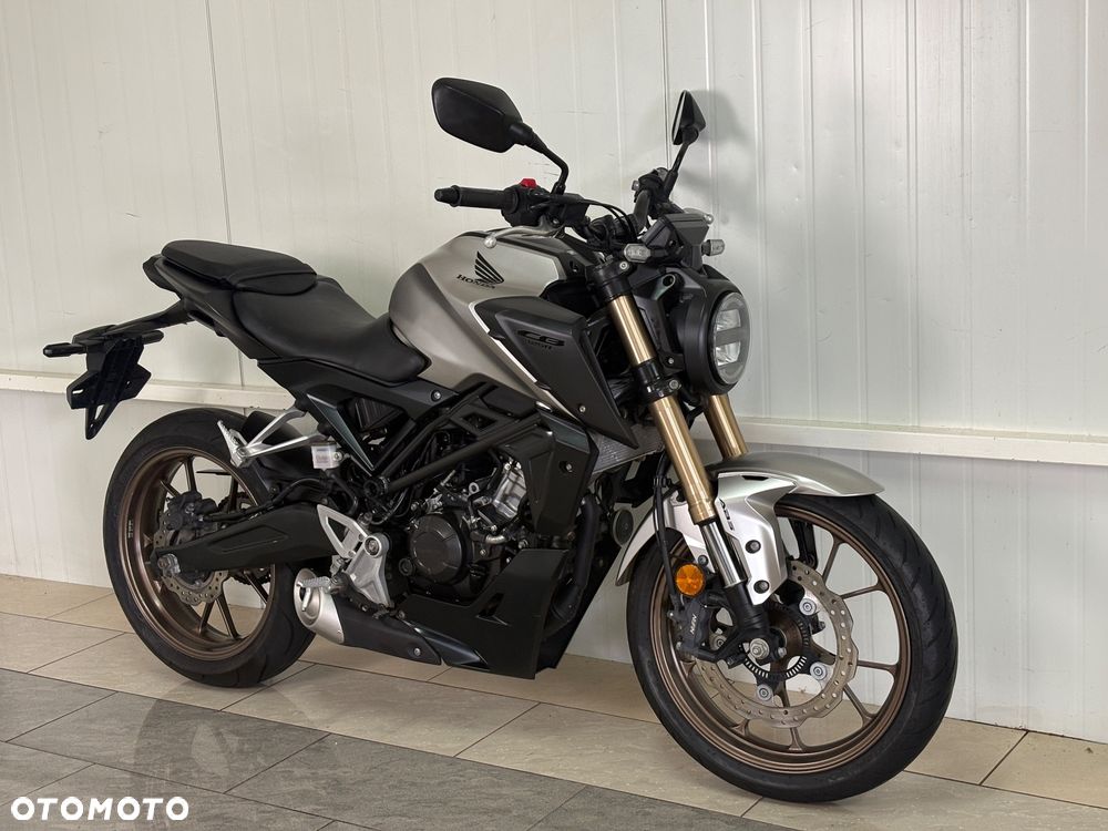 Honda CB - 1
