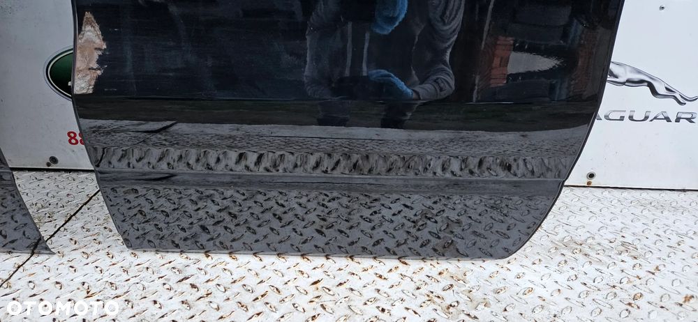 RAM 1500 V 5  2019- Big Horn KRÓTKI QUAD CAB 1,5 Drzwi przód lewy Drzwi przednie lewe Drzwi tył lewy Drzwi tylne lewe KOMPLETNE KOLOR PXJ - 23