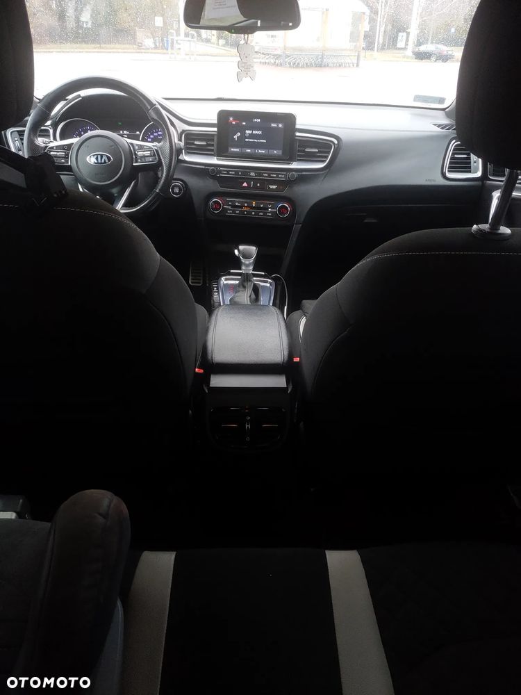 Kia ProCeed - 22
