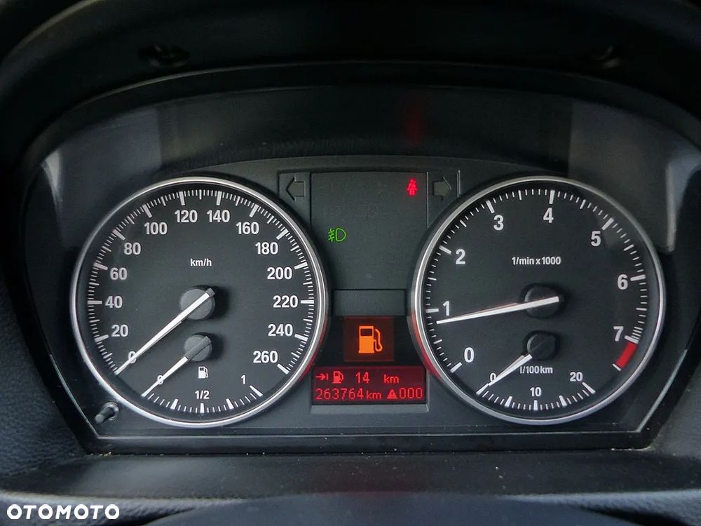 BMW Seria 3 320i Edition Exclusive - 27
