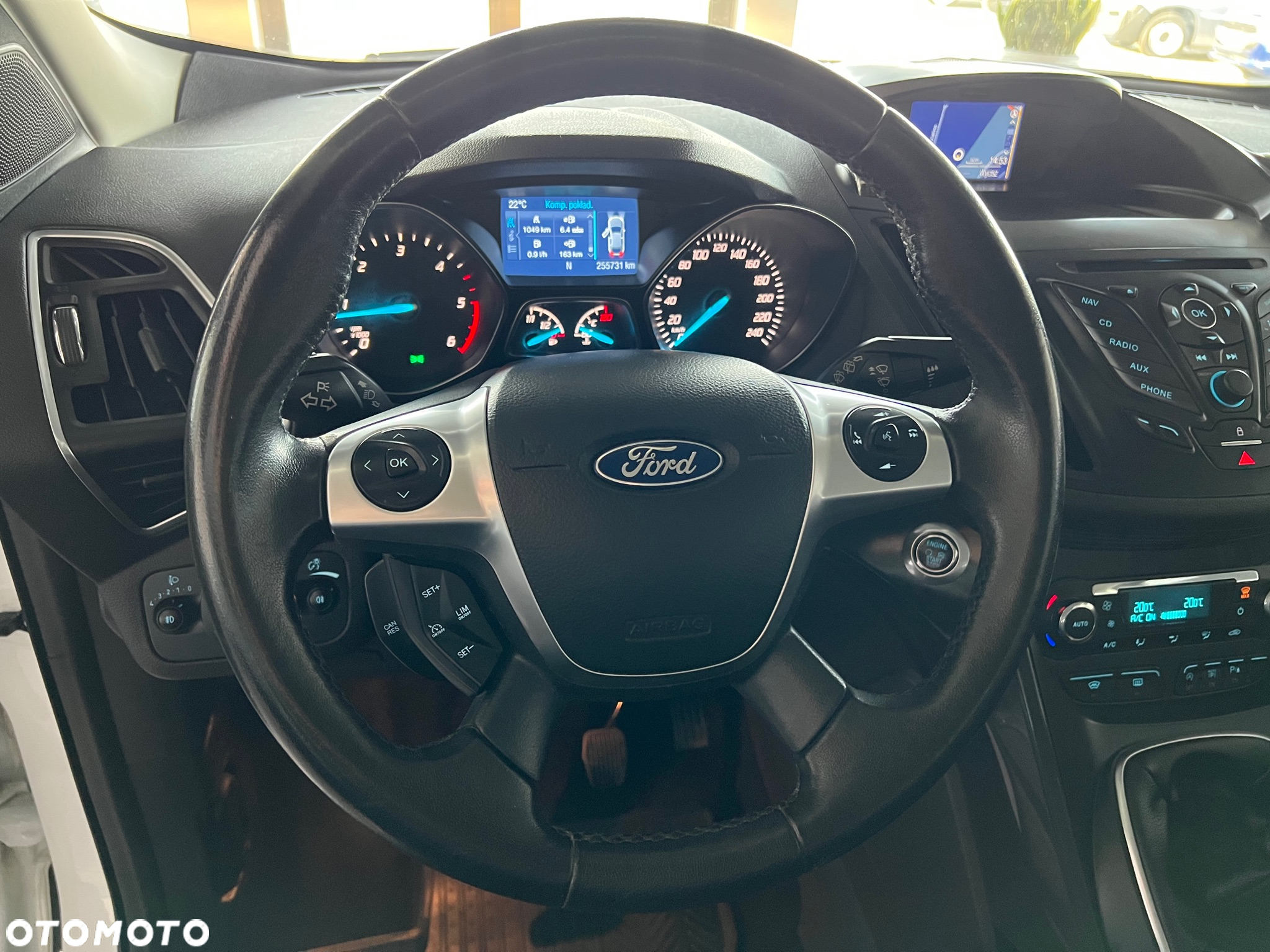 Ford Kuga - 12