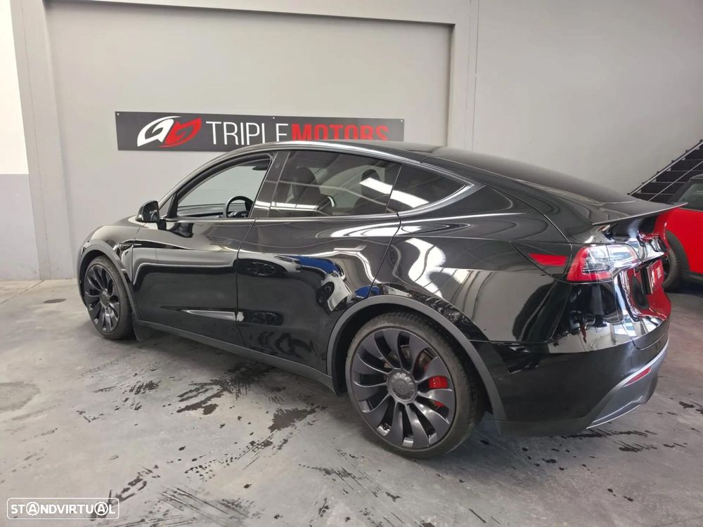 Tesla Model Y Performance Dual Motor AWD - 14