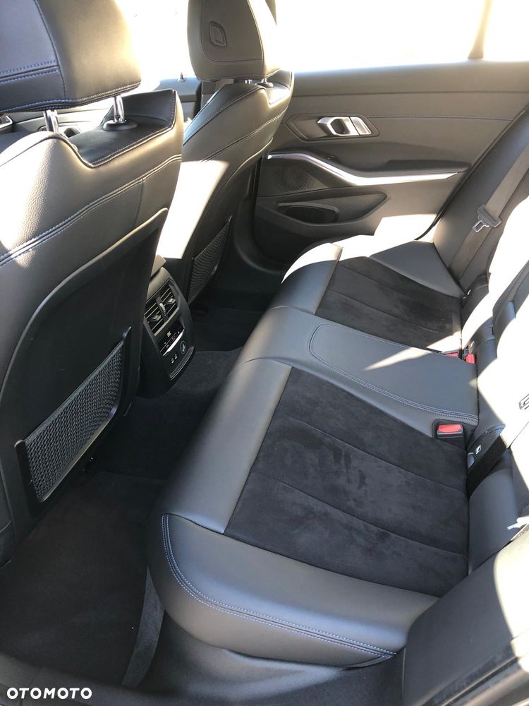 BMW Seria 3 320d xDrive MHEV M Sport sport - 14