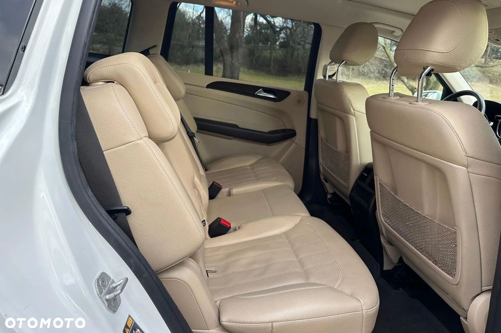 Mercedes-Benz GLS - 29