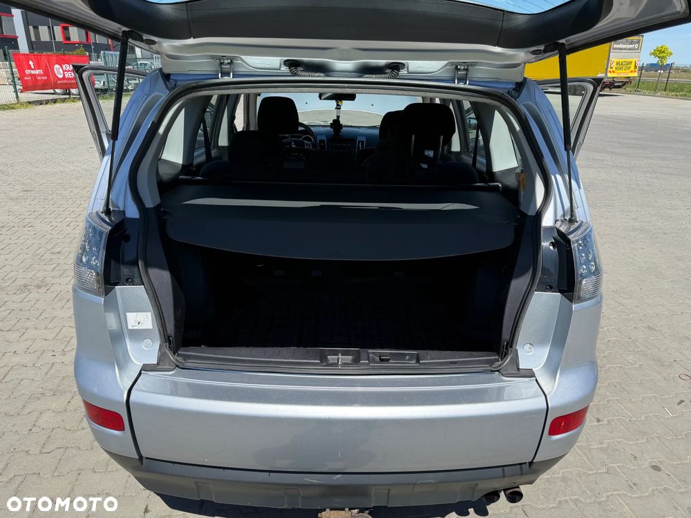 Mitsubishi Outlander 2.0 DID Intense - 19