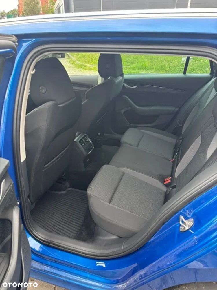 Skoda Octavia 1.5 TSI mHEV Selection DSG - 12