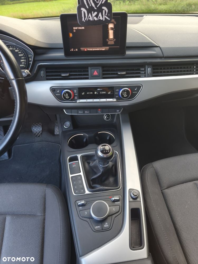 Audi A4 Limousine - 3