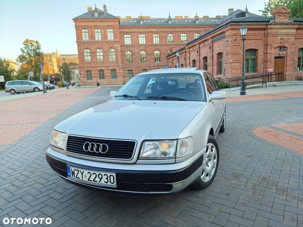Audi 100
