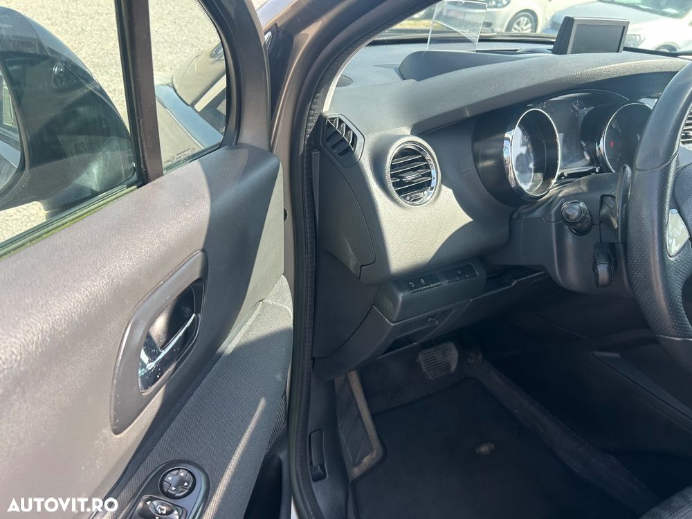 Peugeot 3008 HDi 160 Automatik Active - 16