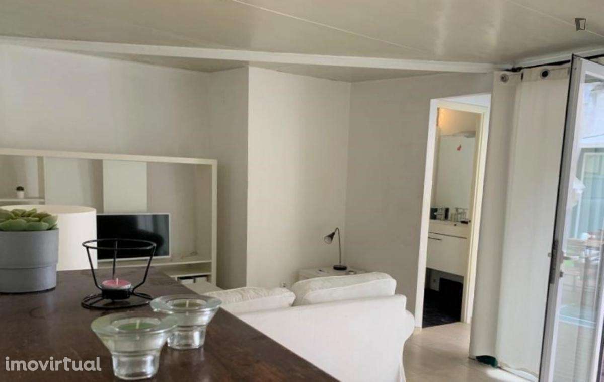 Casa com 2 quartos - localizado em São Bento Lisbon - Grande imagem: 2/23