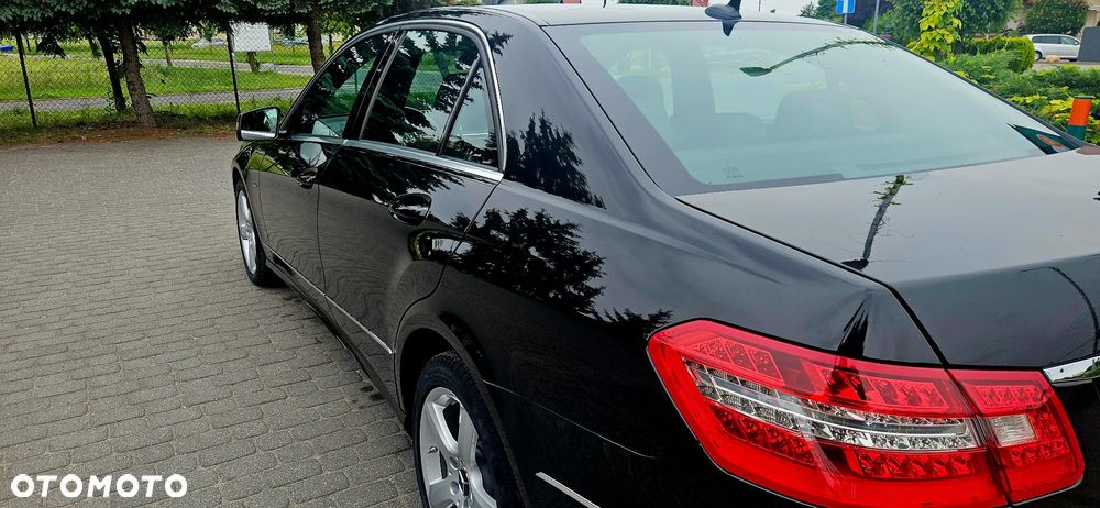 Mercedes-Benz Klasa E 200 CGI BlueEFFICIENCY 7G-TRONIC Avantgarde - 19