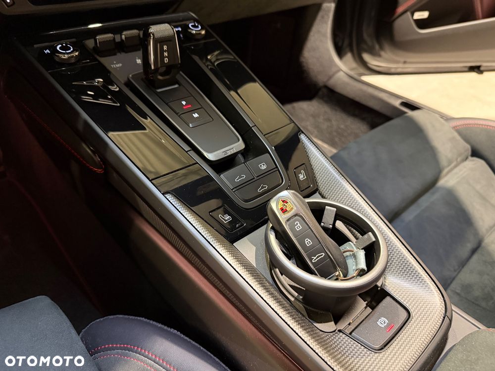 Porsche 911 Carrera T-Hybrid 4 GTS - 23