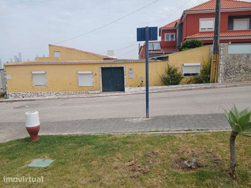 Vendo moradia para reabilitar na Atalaia - Lourinhã - Grande imagem: 3/12