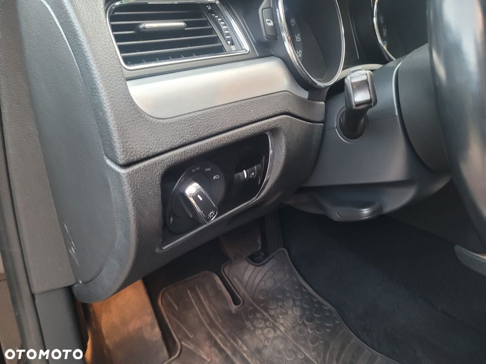Skoda Superb 2.0 TDI DSG Elegance - 17