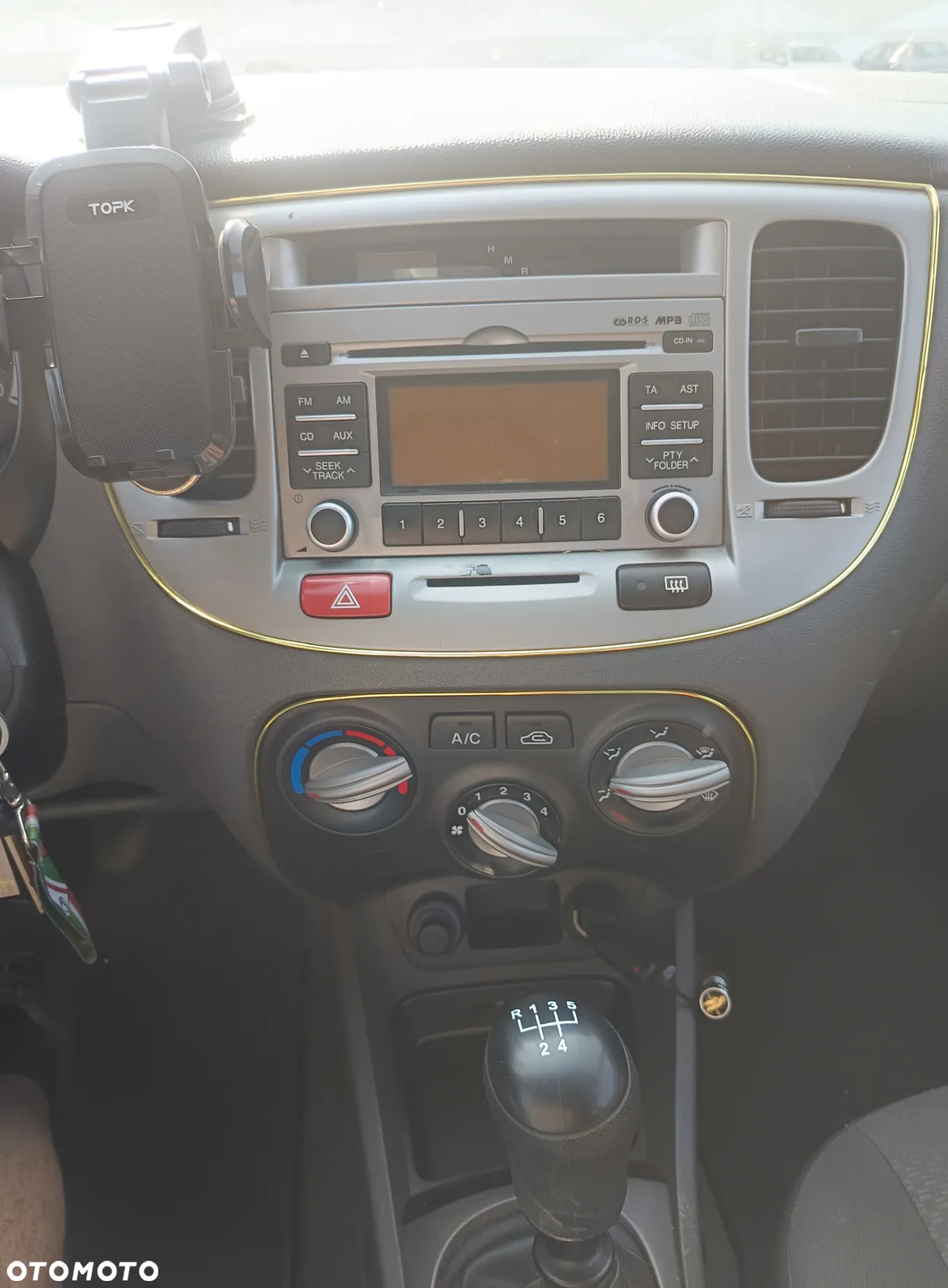 Kia Rio - 9