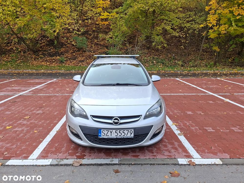Opel Astra 2013 photo 2