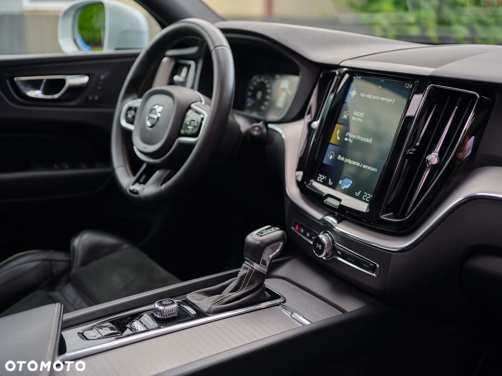 Volvo XC 60 D4 AWD R-Design - 27