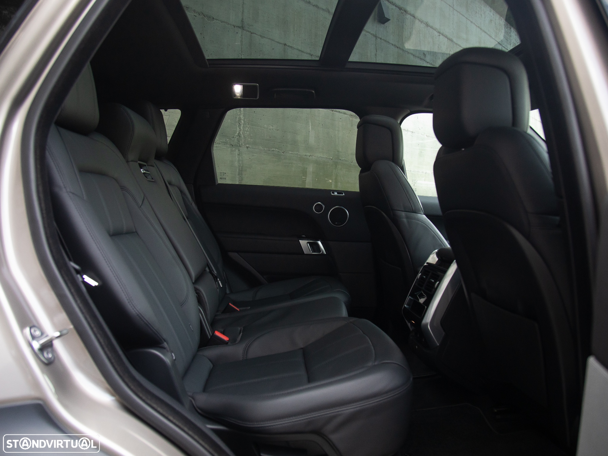 Land Rover Range Rover Sport P440e Hybrid Dynamic HSE - 24