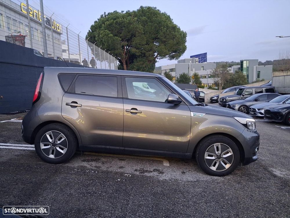 Kia e-Soul EV - 4