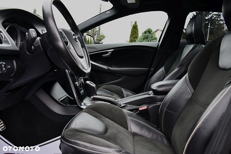 Volvo V40 D3 Geartronic RDesign - 10