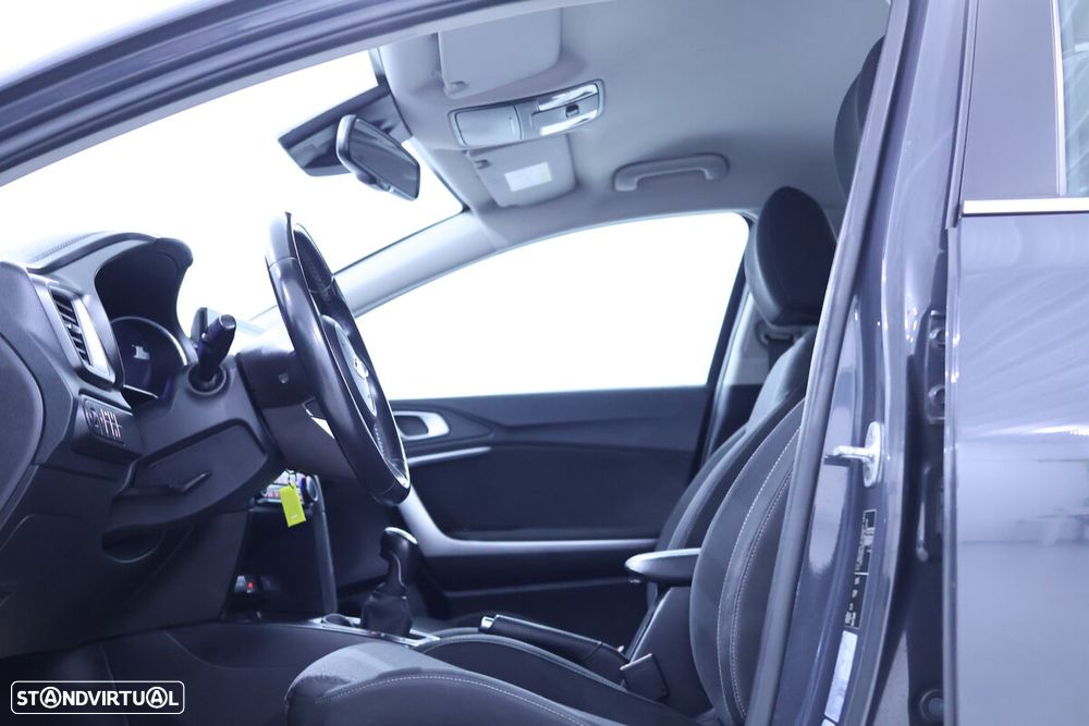 Kia Ceed 1.0 T-GDI Urban - 29