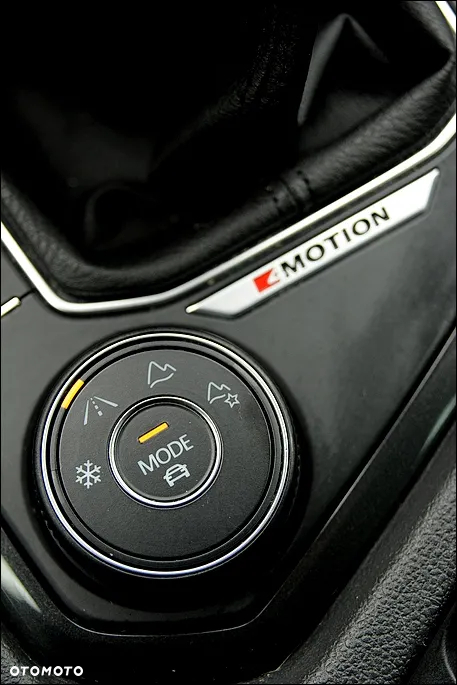 Volkswagen Tiguan 2.0 TDI SCR 4MOTION BlueMotion Technology Comfortline - 32