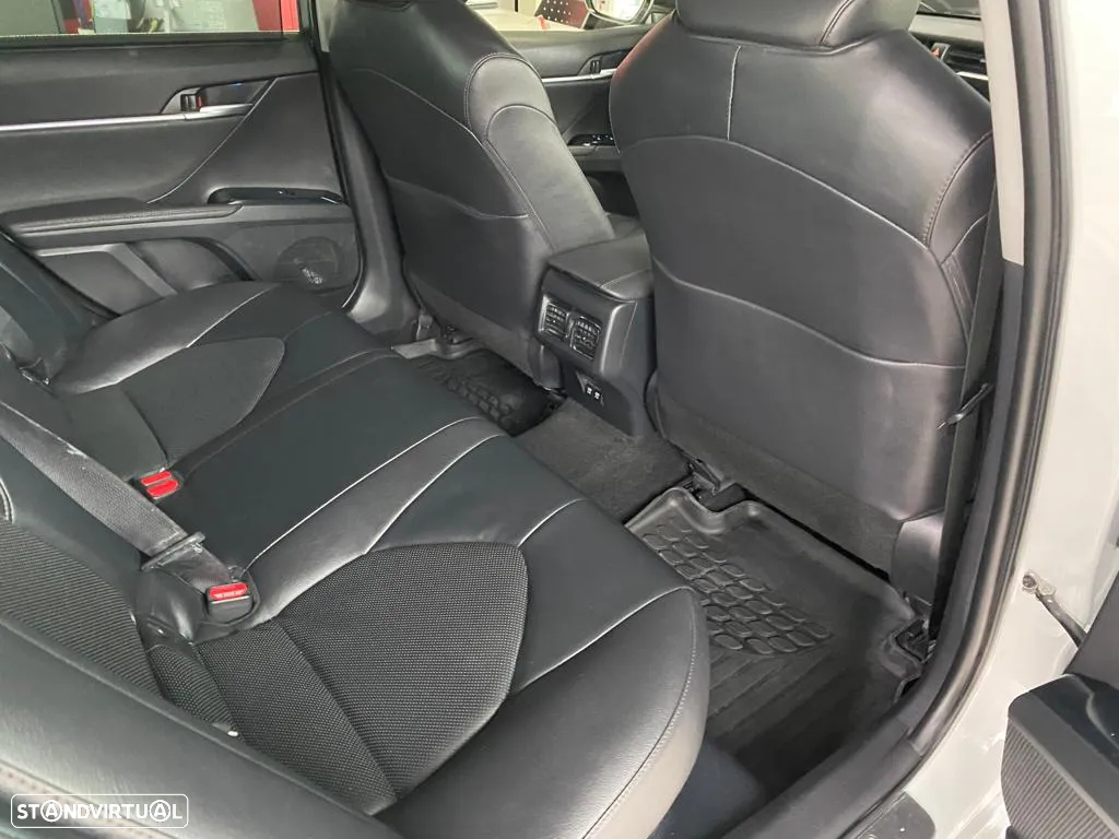 Toyota Camry 2.5 Hybrid Luxury - 5