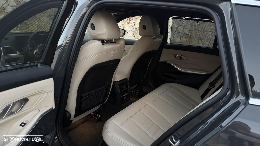 BMW 330 e Pack Desportivo M Auto - 19